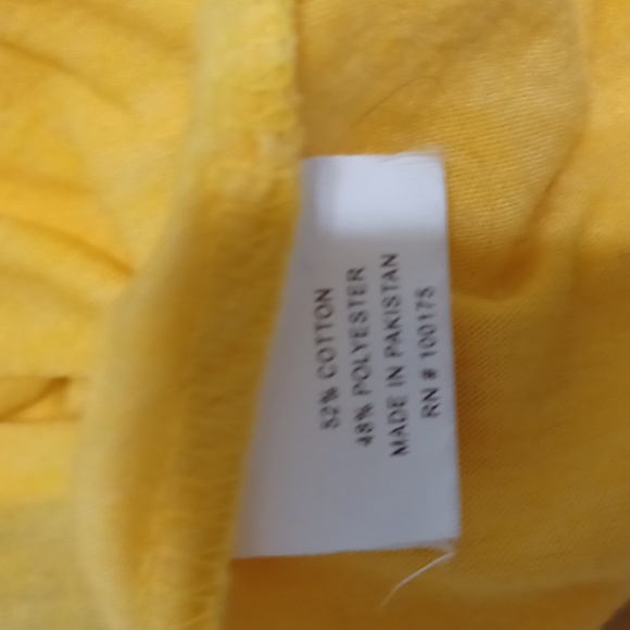 Small yellow fitted University of Michigan T - Picture 4 of 6